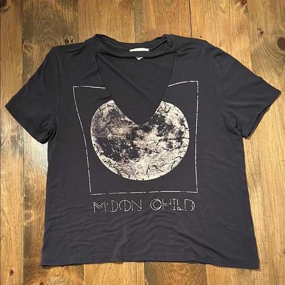 vestique Tops - Vestique Moon Child Graphic Tee